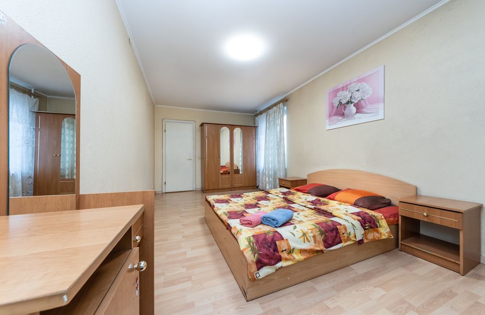 3к.Посуточно,Почасово.метро Левобережная рядом