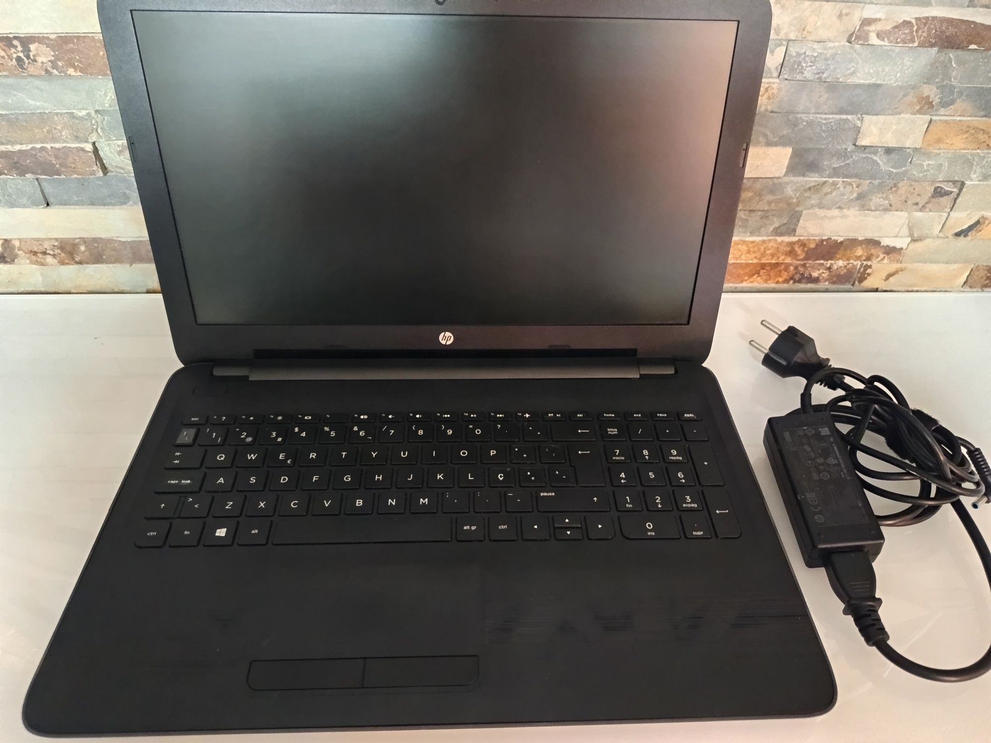 Portátil HP 250 G5 / 8GB / SSD 240GB notebook