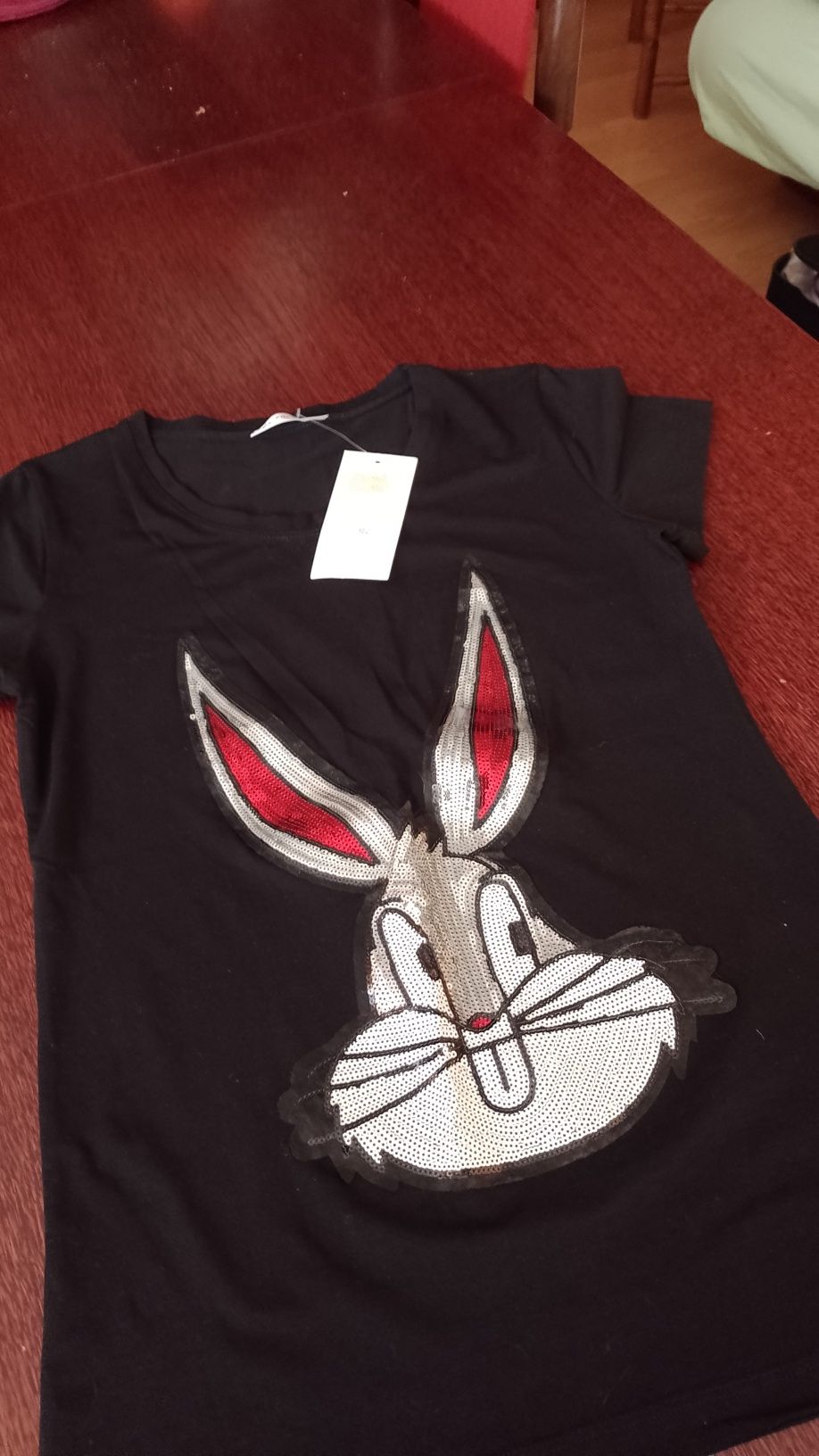 Piękny czarny t-shirt z cekinami rozm S