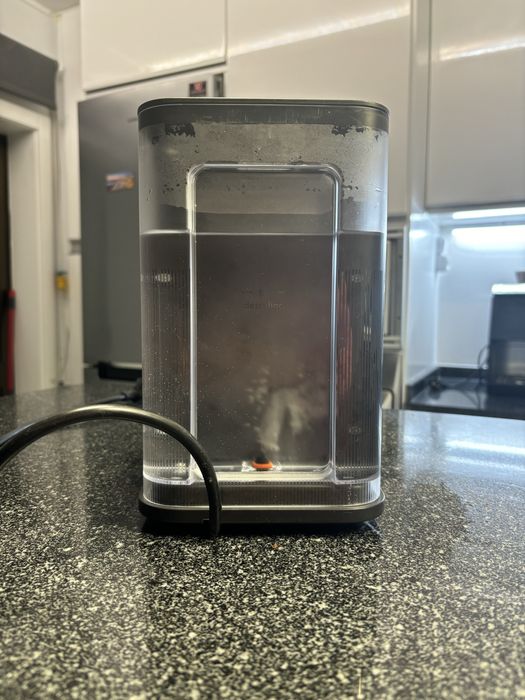 Maquina de café nespresso DeLonghi Lattissima One Evo preta