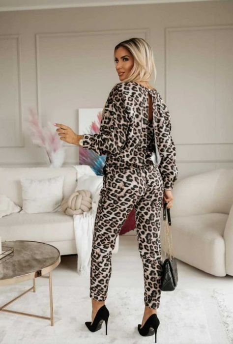 Komplet bluzka i spodnie