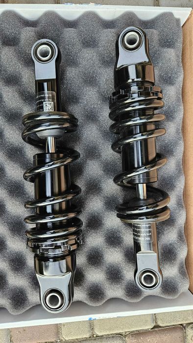 Задні амортизатори, стійки на Indian Scout 2023