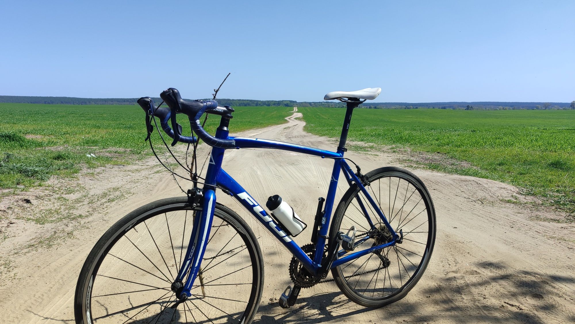 Шосейний велосипед Fuji Sportif Tiagra
