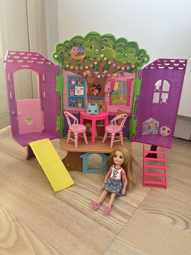 Barbie Chelsea Domek na drzewie Zestaw z lalką