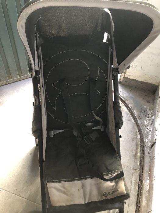 Carrinho de passeio de crianca