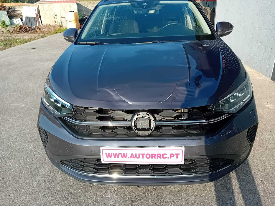 VW Taigo 1.0 TSI Urban ( pequeno sinistro )