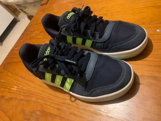 Ténis adidas azul e verde