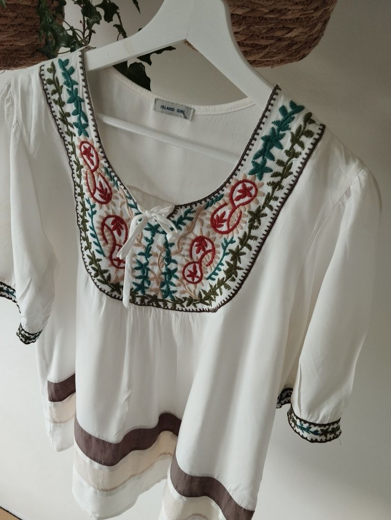 Wiosenna, letnia bluzka z haftami, boho, zwiewna r. 40/42 Island Girl
