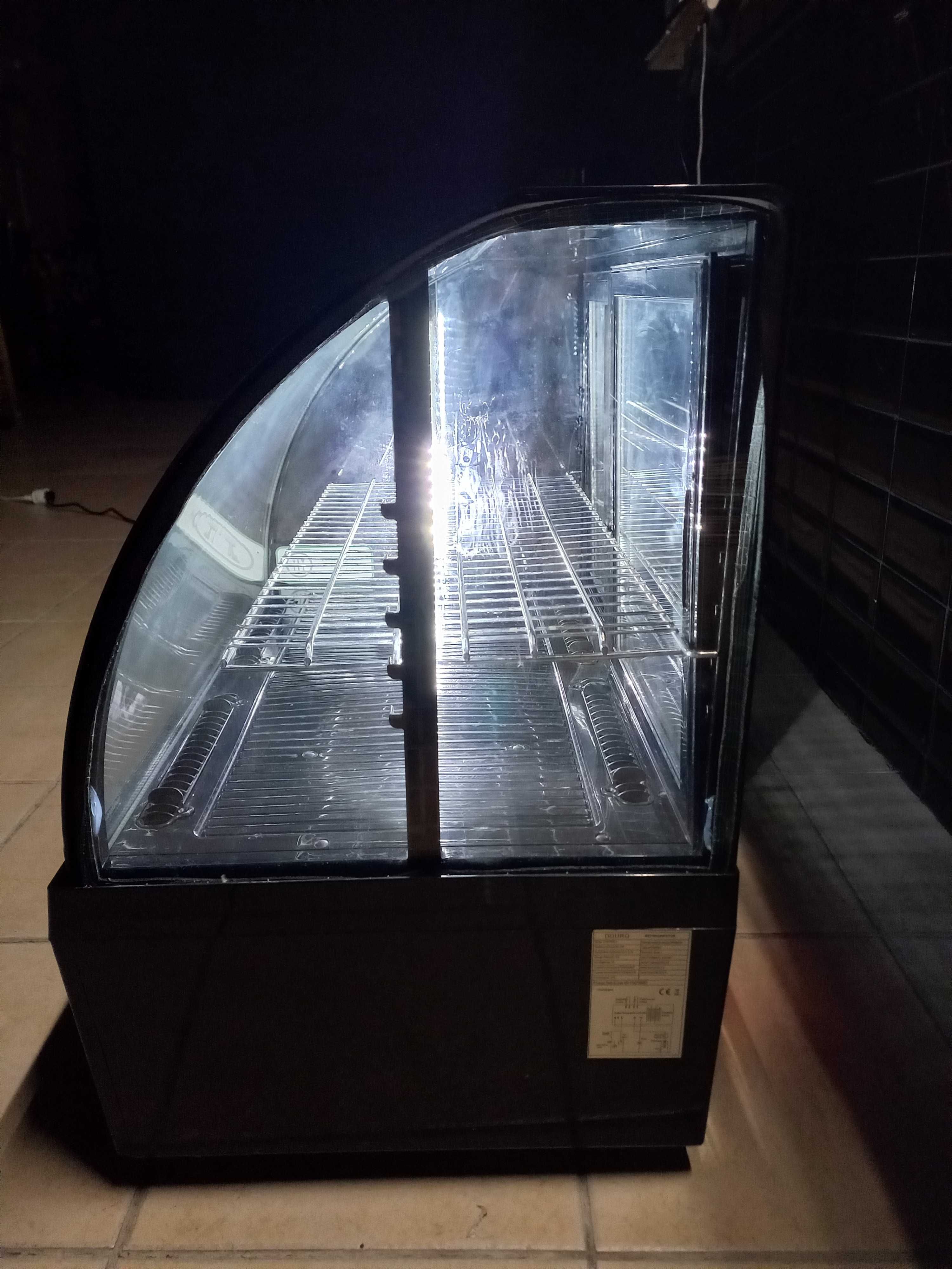 Vitrine expositora refrigerada (arca)