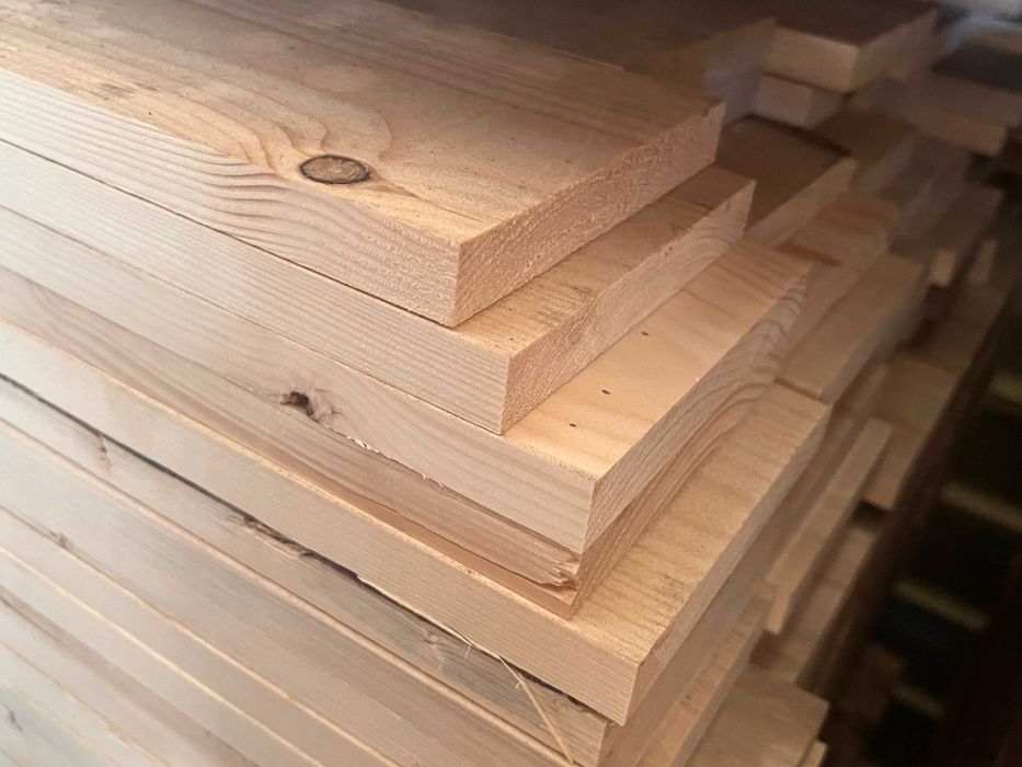 Deska świerkowa suszona, strugana 19x129x4000