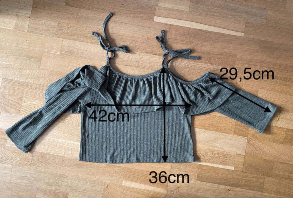 Bluza crop top z rękawem 3/4, otwartymi ramionami XS Monki