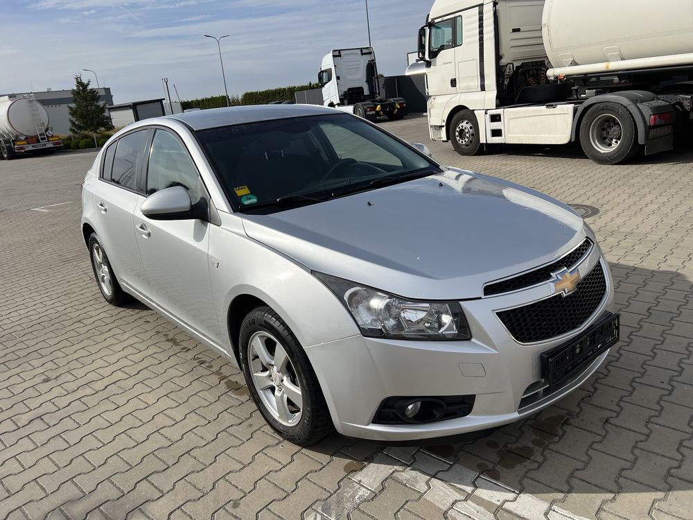 benzyna , 1.8 , cruze