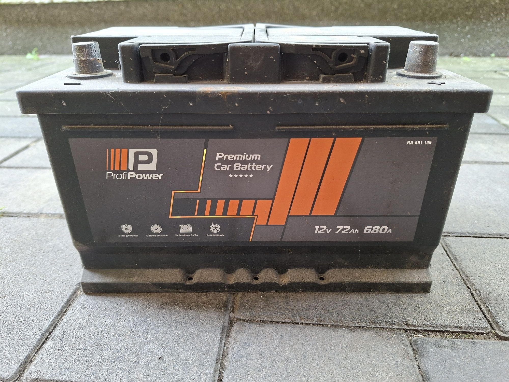 Akumulator 72Ah, 680A