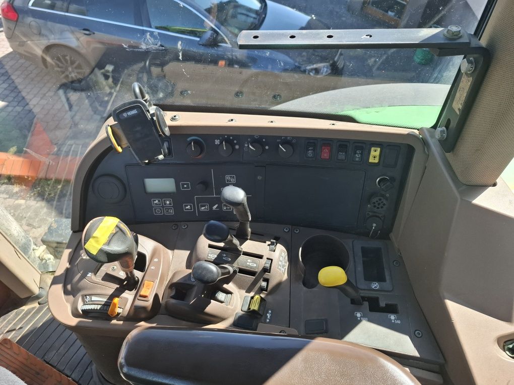 John deere 7820.