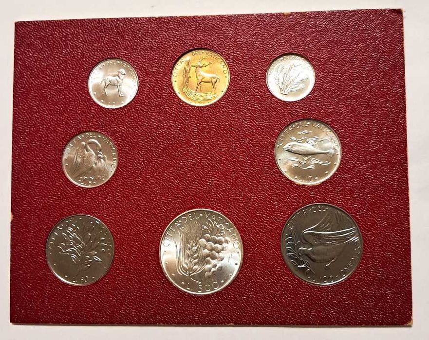 Ватикан річний набір з 8 монет 1975 рік.