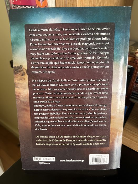 Livro As crónicas de Kane - A pirâmide vermelha, de Rick Riordan