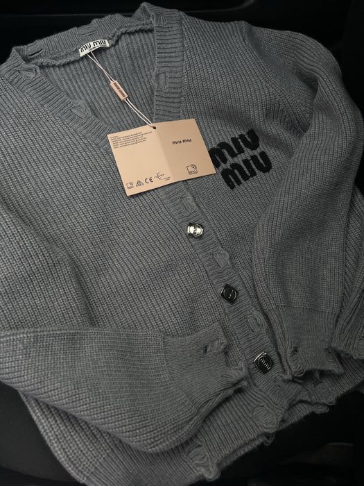 Кардиган в стиле миу Міу Міу