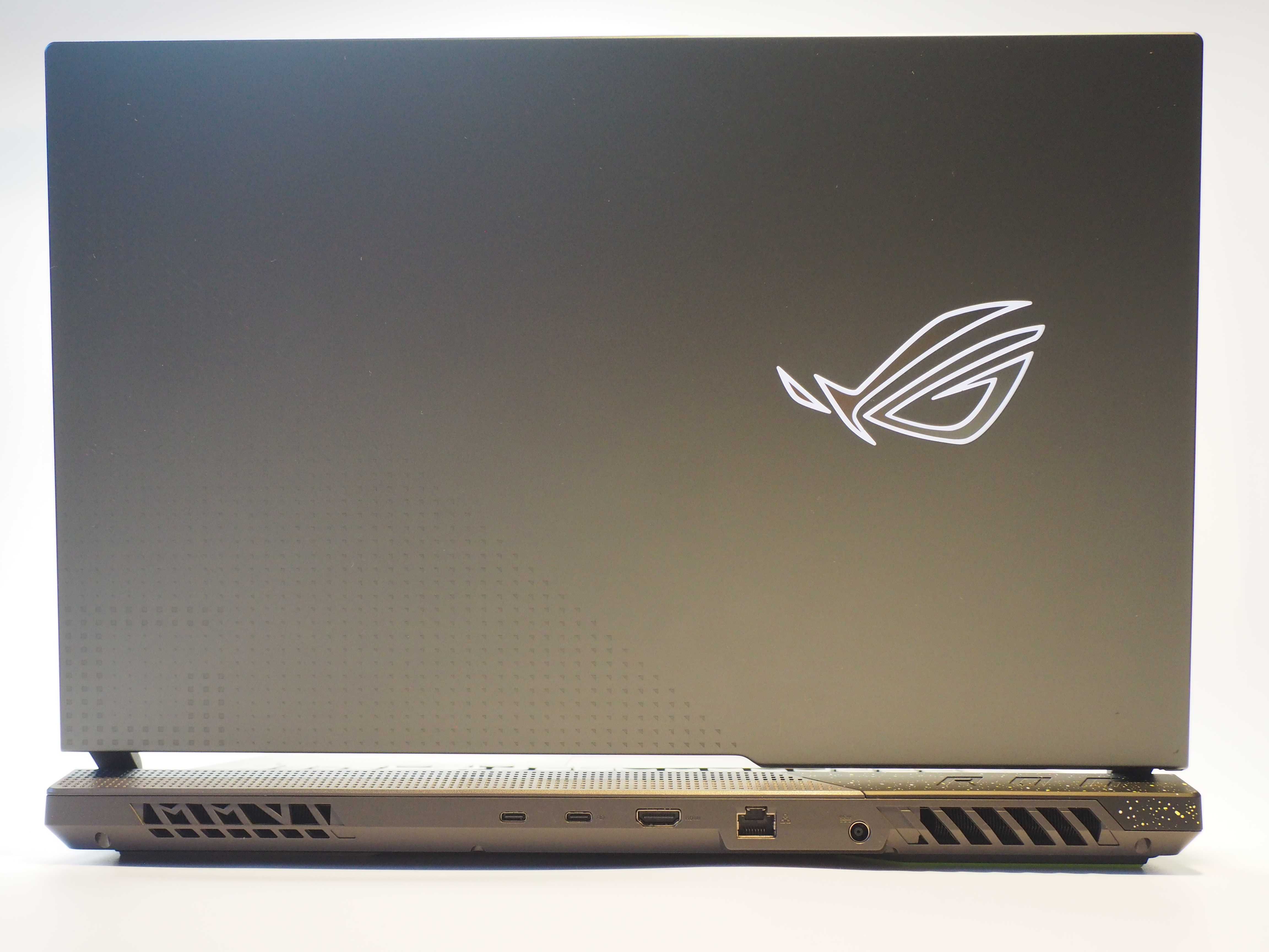 Laptop Gamingowy Asus ROG Strix G713RM 17,3" AMD Ryzen 9, 16 GB RAM