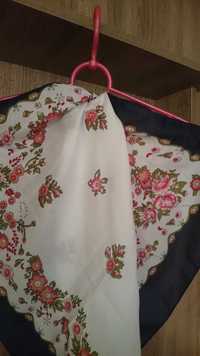 Платок женский из мягкой шёлковой ткани 75см*70см.