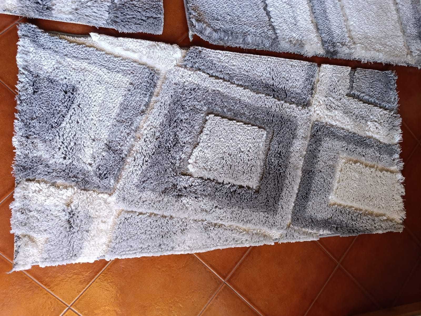 Conjunto de 3 tapetes como novos