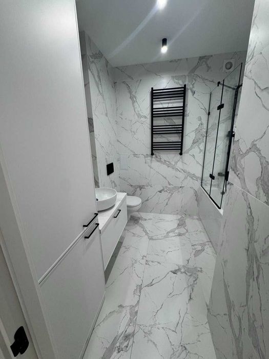 Простора та стильна 2-кімнатна квартира у самому центрі міста