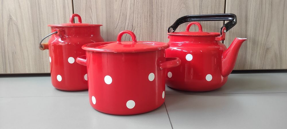 Набір емальованого посуду