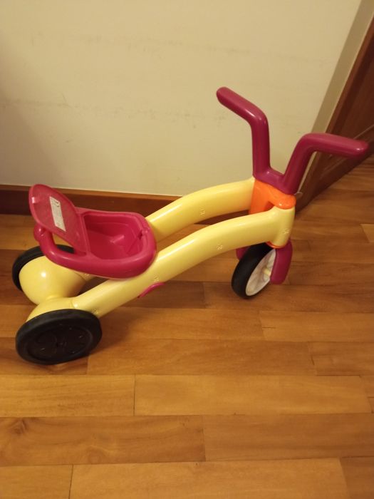 Triciclo.   Dos 12 aos 36 meses
