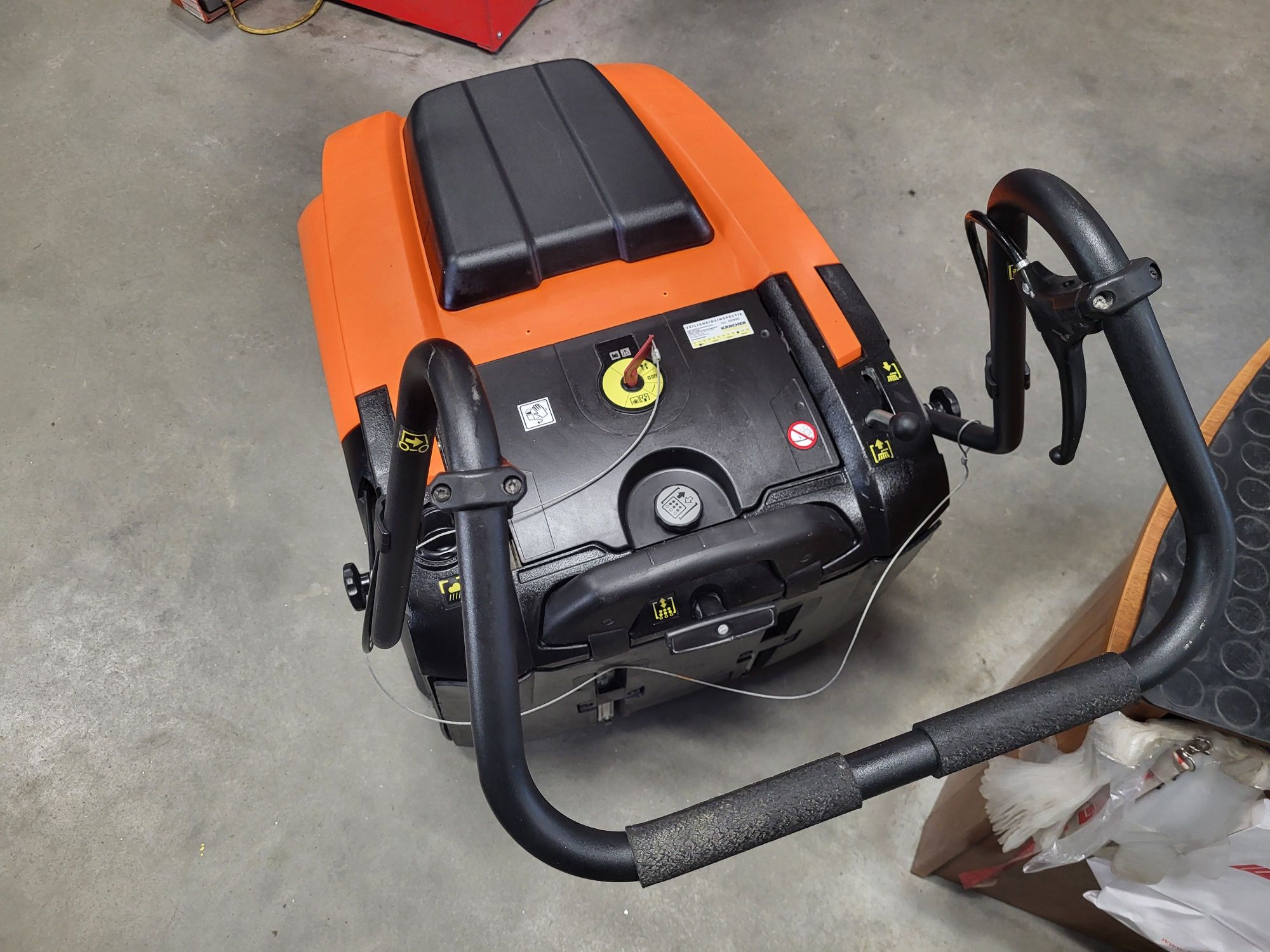 Zamiatarka akumulatorowa KARCHER KM75/40W 2021rok