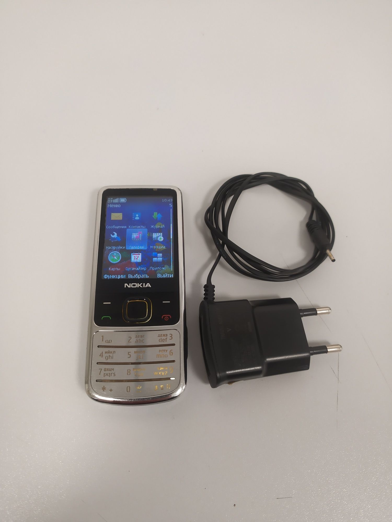 Продам орігінальний мобільний телефон Nokia - 6700. Classic.
