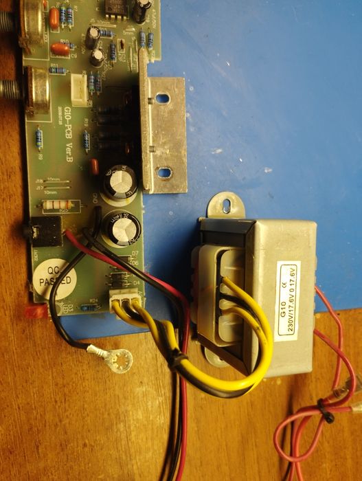 Плата і трансформатор гітарного підсилювача комбік axman g10