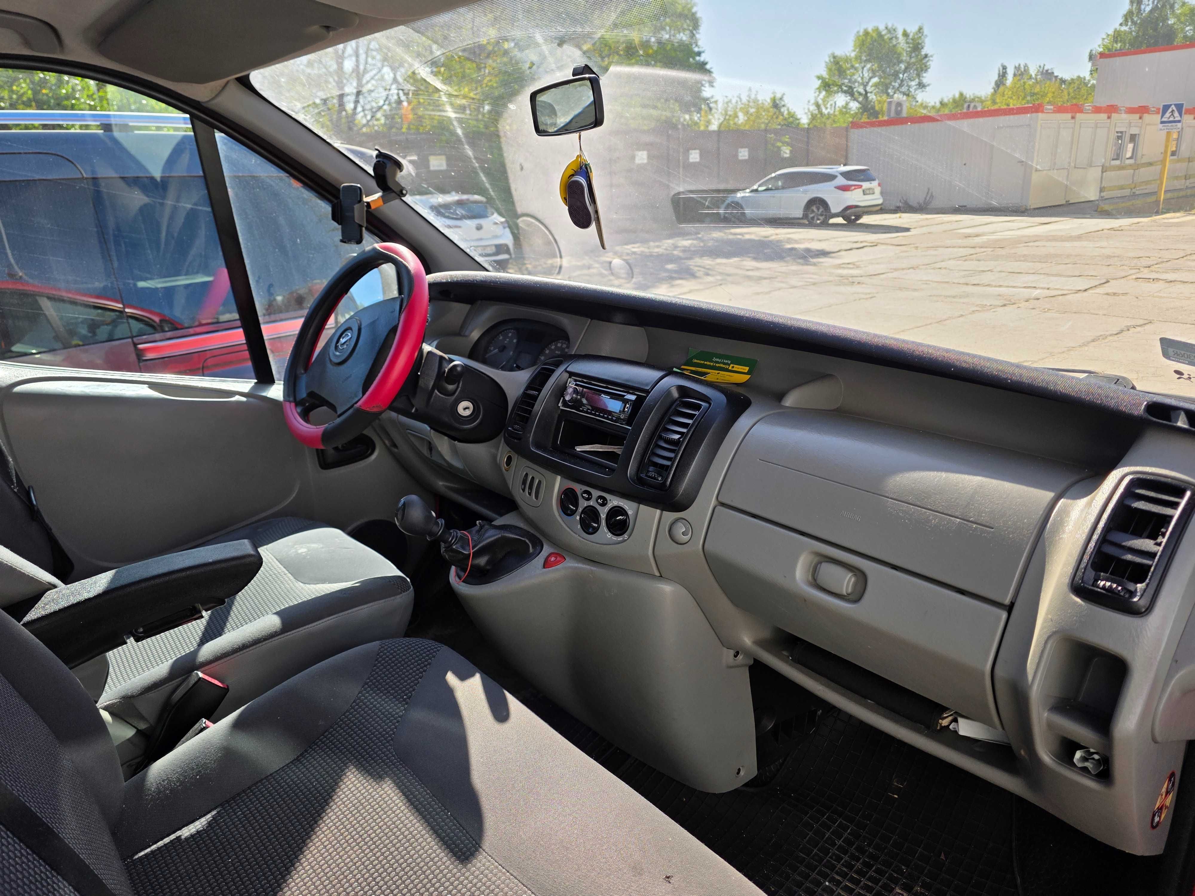 Sprzedam Opel vivaro 9-osob