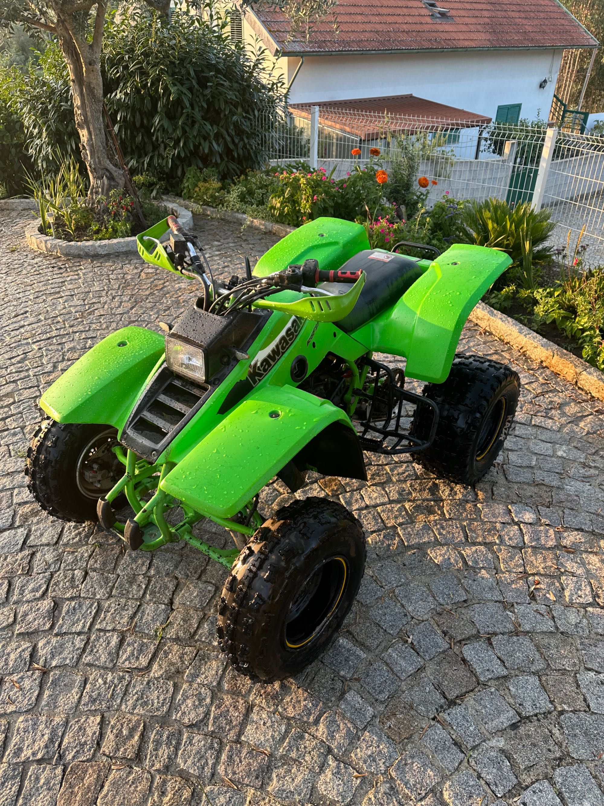 Moto 4 Kawasaki 250cc