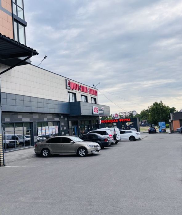 Сдам Фасадное помещение Украинская 2ж