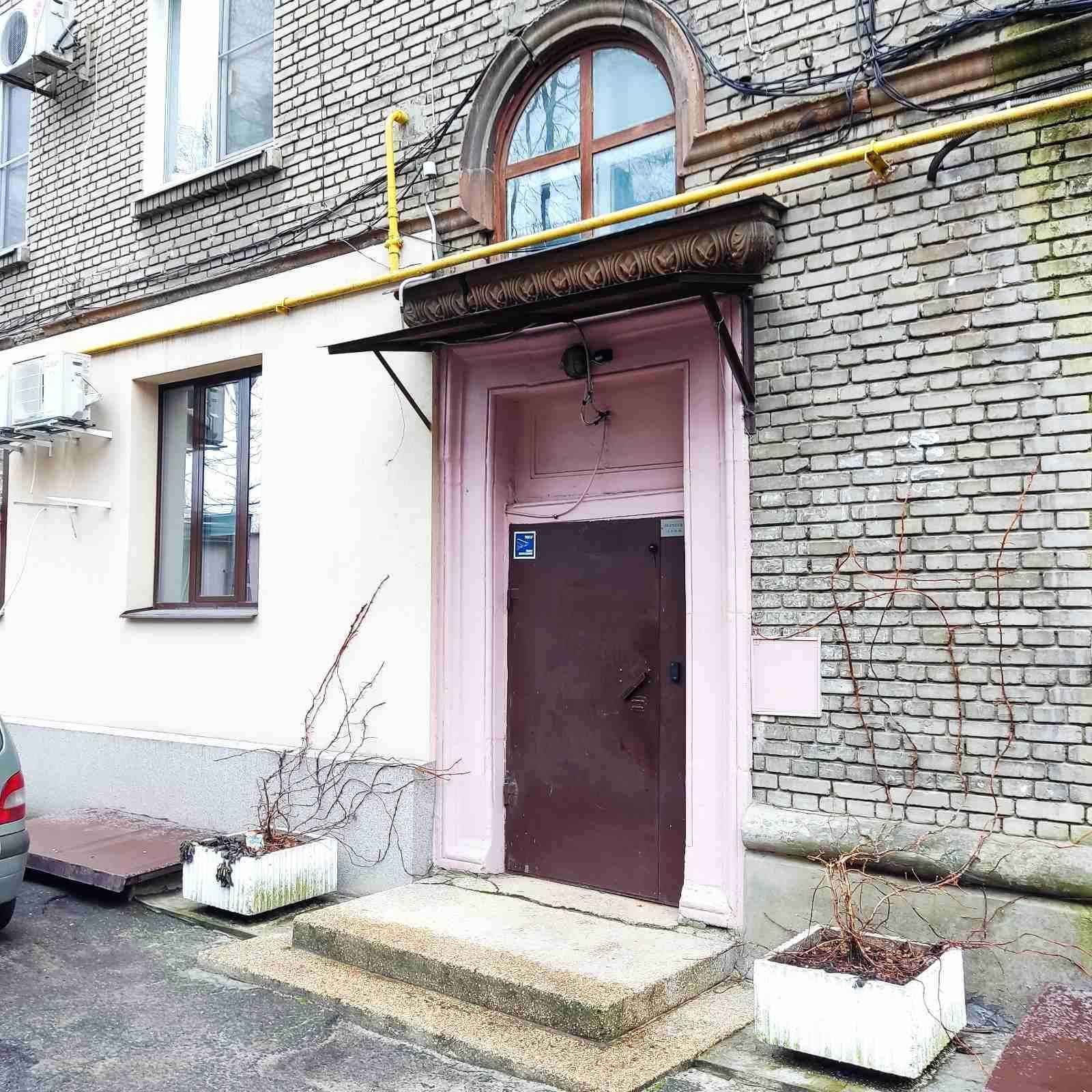 Продается 2-х комнатная квартира ул. Базарная 60m² LO