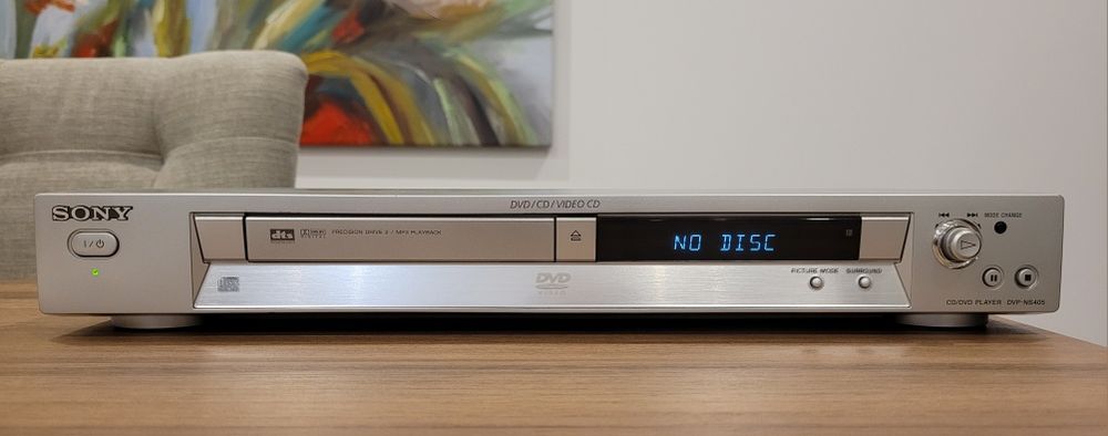 SONY DVD PLAYER NS405- Leitor CD e DVD com comando.