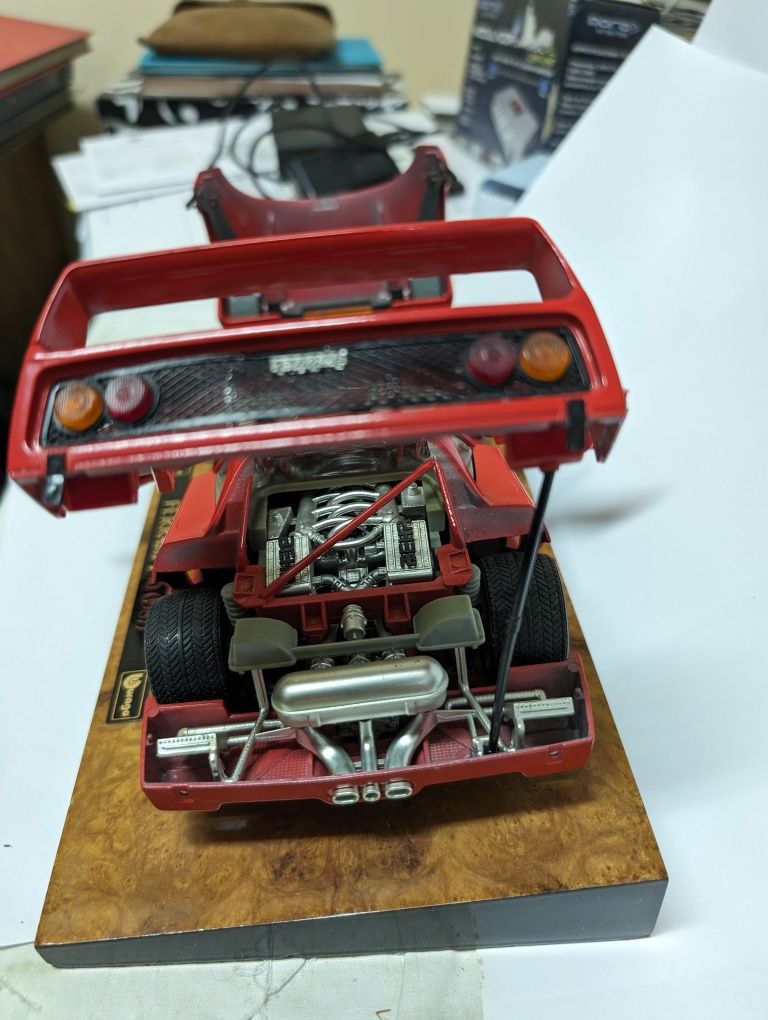 Miniatura Ferrari F40