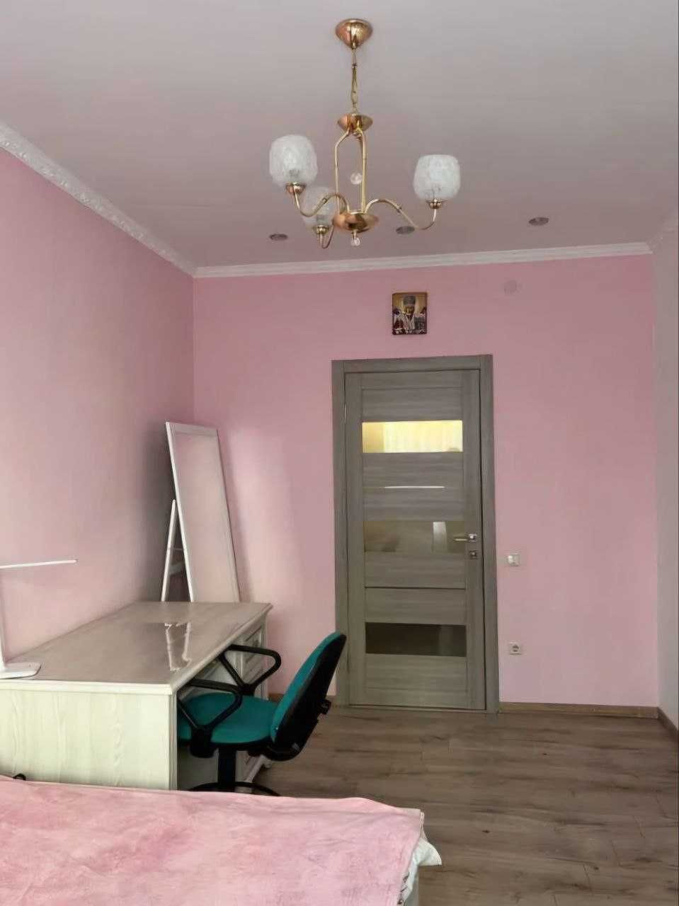 Продаю 3 кім. квартиру  вул. Довженка ГОТОВУ для проживання. ПОСТАНОВИ