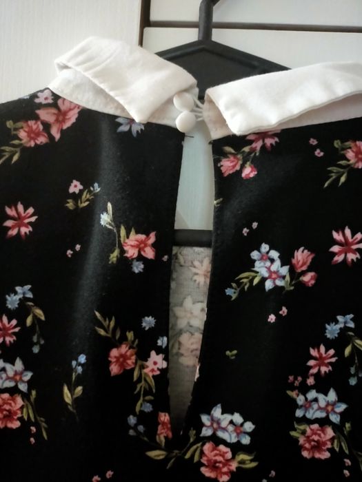 Sukienka 38 House z kołnierzykiem pensjonarka kwiatki