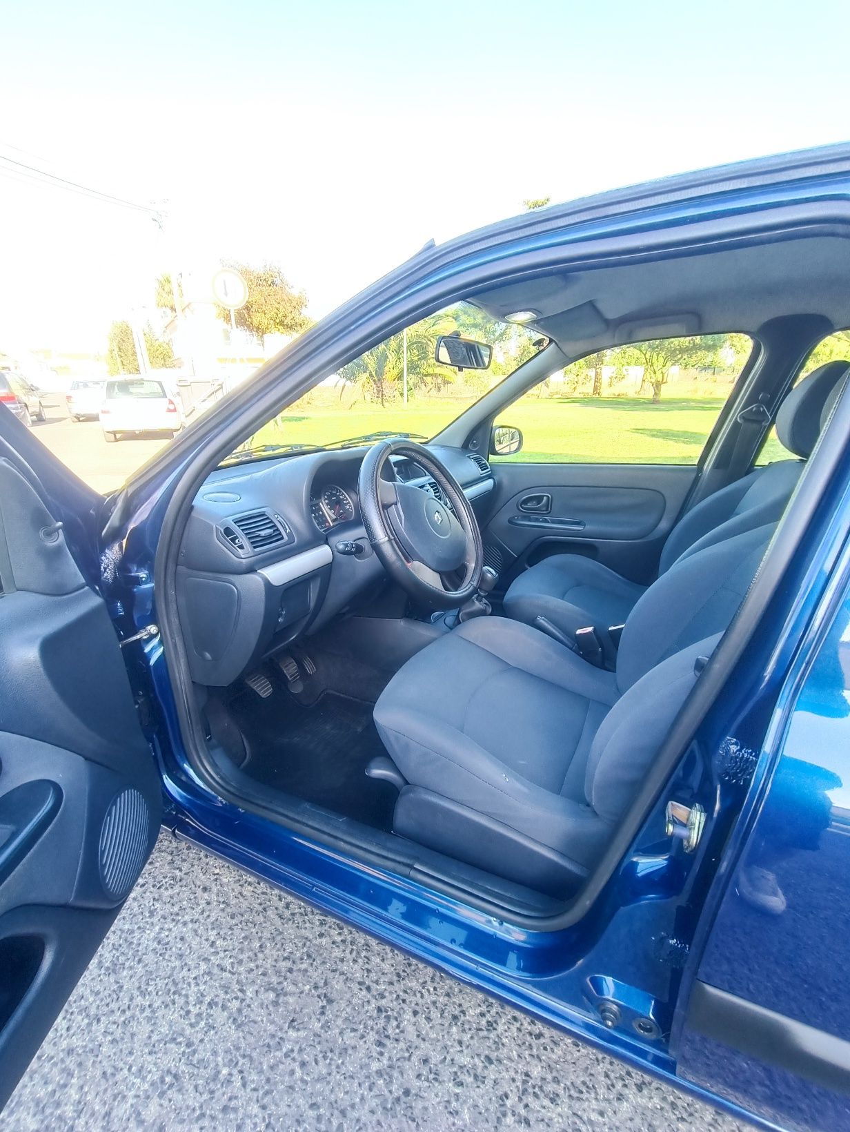 Clio 1.2 gasolina, 2002, Retoma