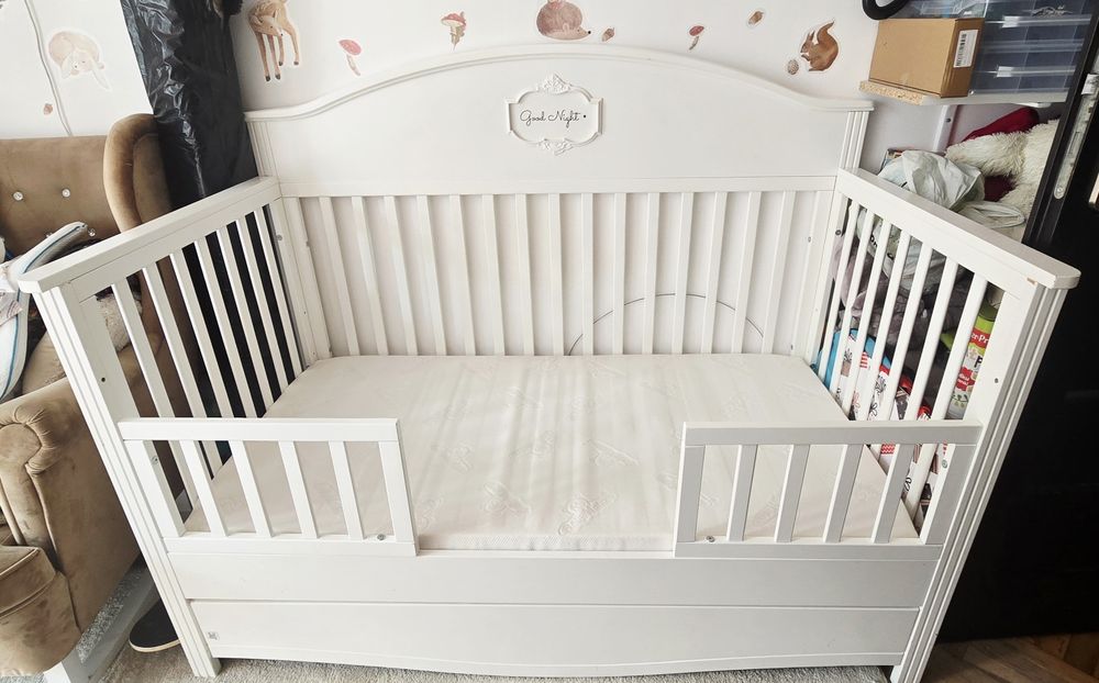 Łóżeczko Bellamy Good Night 140x70 z materacem