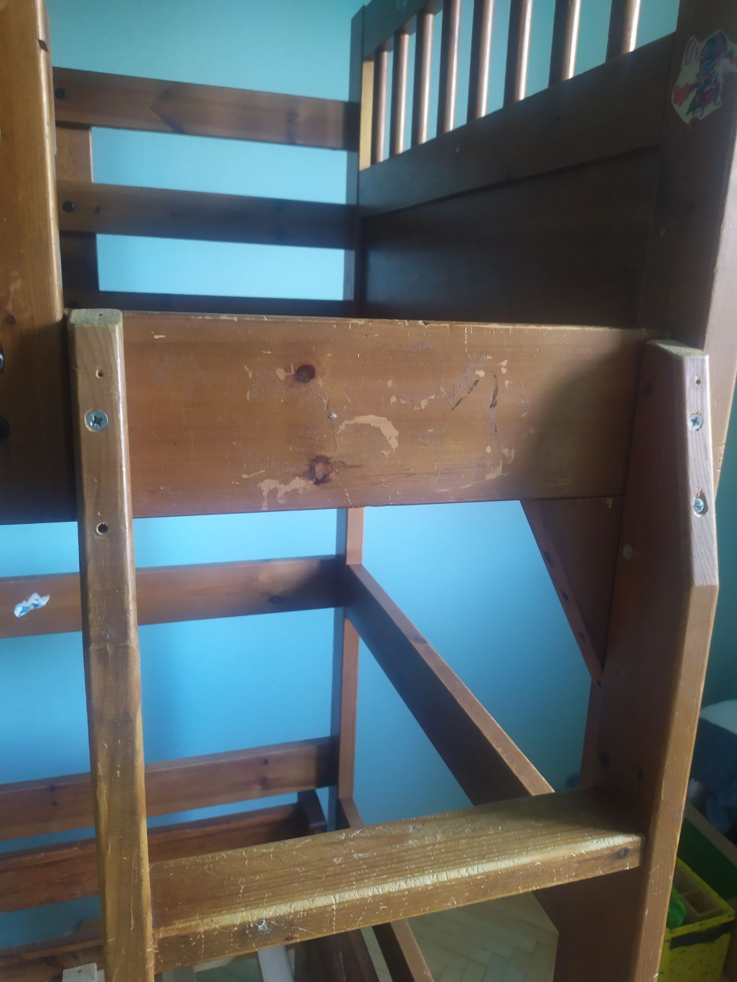 Drewniane łóżko piętrowe Ikea hemnes