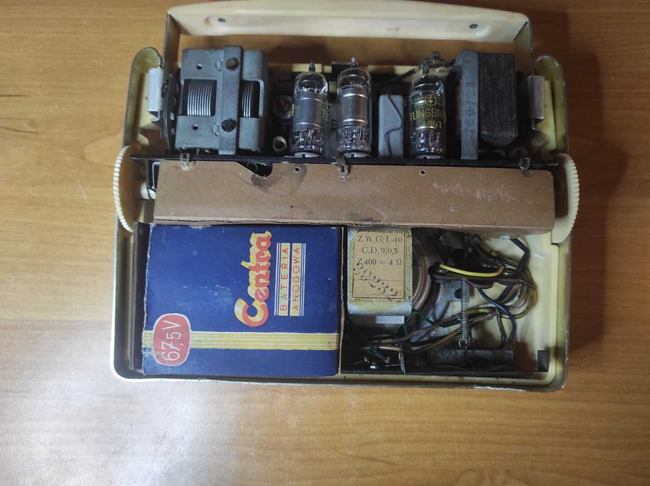 Radio SZAROTKA z zasilaczem.