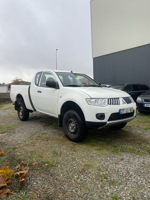 Mitsubishi L200 4x4  2.5 DI-D Invite Club 3 lugares