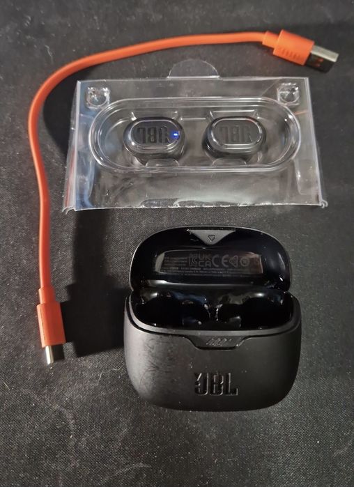 Навушники JBL Tune Buds  (чорні)