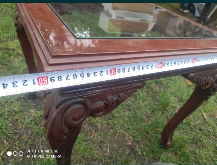 Stolik Ludwikowski -rzeźbiony