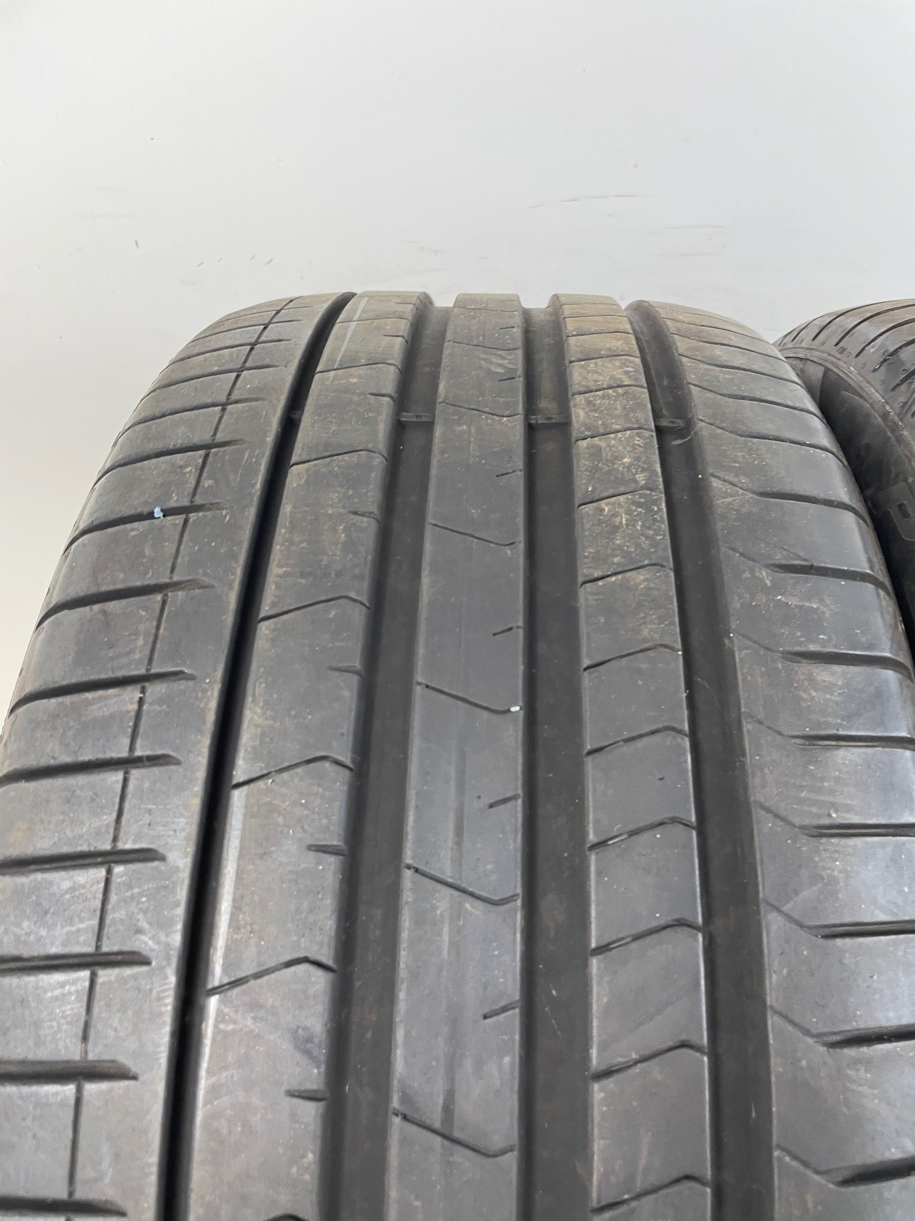 255/35R21 98W Pirelli P Zero Pz4 7mm