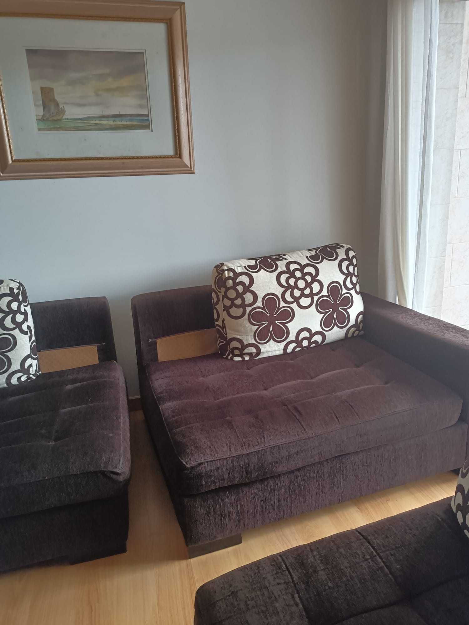 Sofá grande com chaise longue
