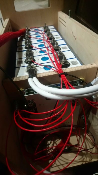 Збірка акумулятора Lifepo4 12V 24V комірки EVE 105Ah BMS JK JiKong