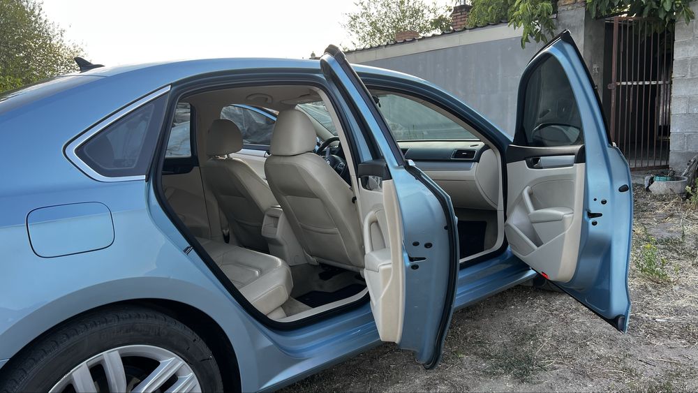 Volkswagen Passat B7 USA 2.5 газ/бензин