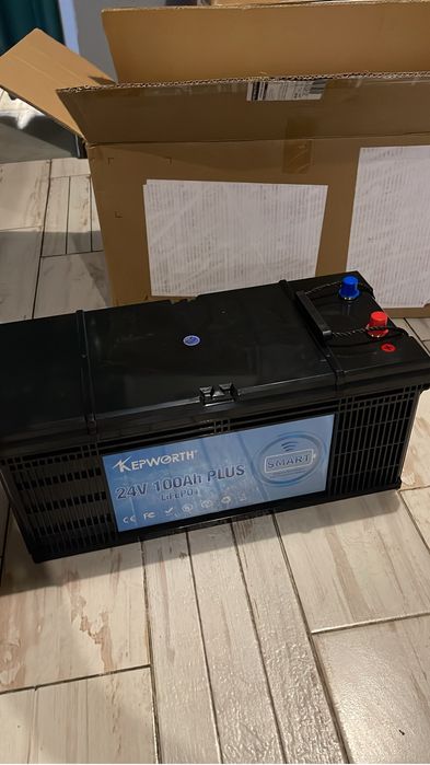 Акумулятор з зарядним, Літій-залізо-фосфатний LiFePO4 24V 100Ah 2560W